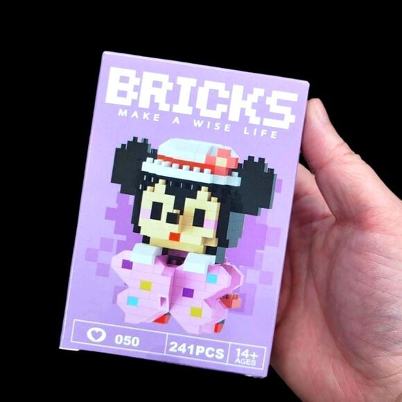 Brand New Disney Minnie Mouse Pink Bricks Lego Figure - Picture 1 of 5